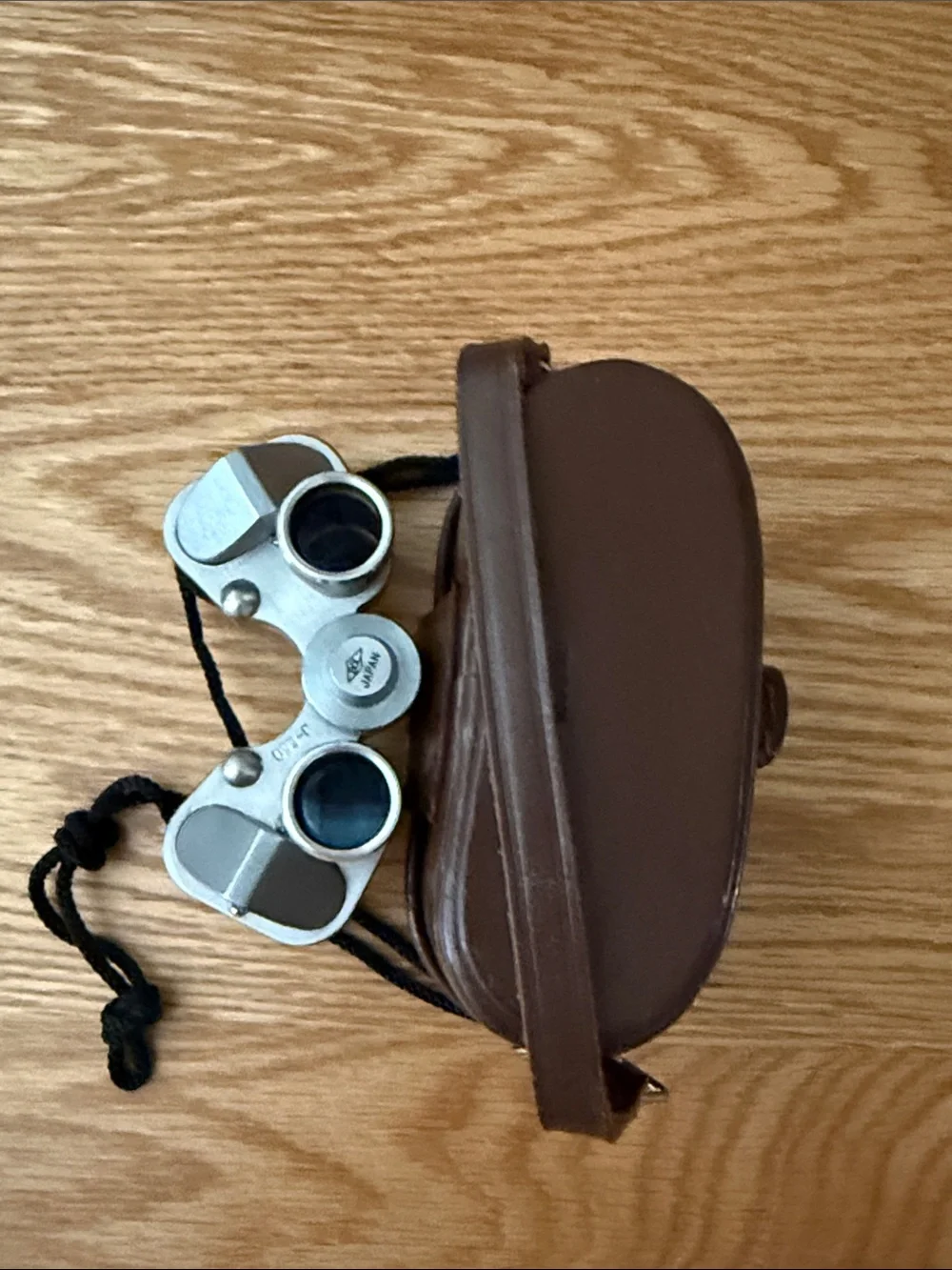 BUSHNELL 6x15 Compact Silver Binoculars with Brown Leather Case